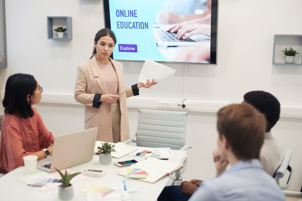 Does payment integration simplify the course sales process completely