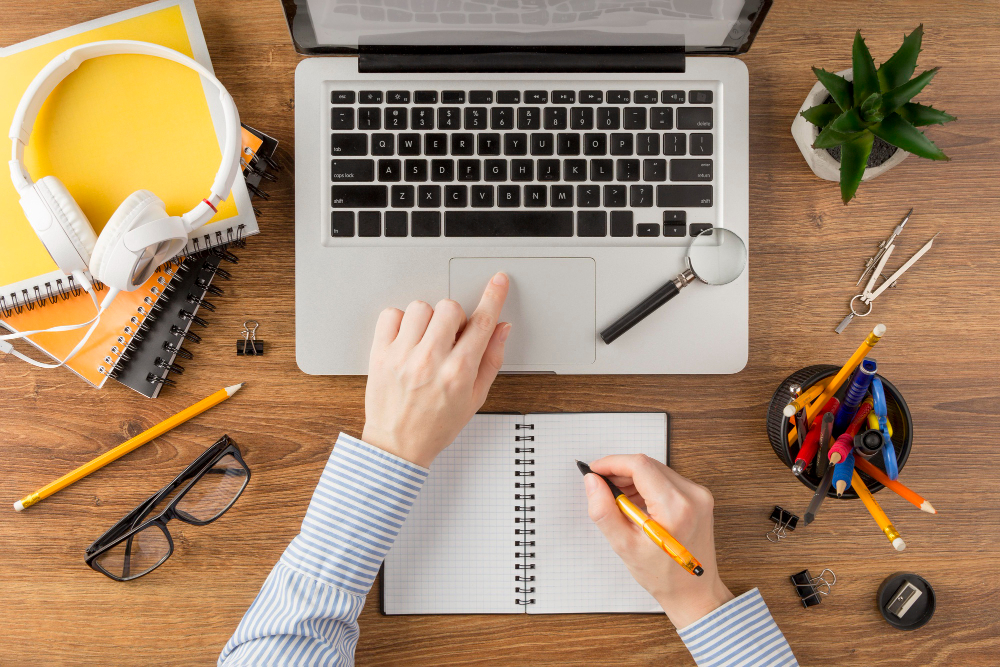 What is your preferred way to create a step-by-step structure for your course content